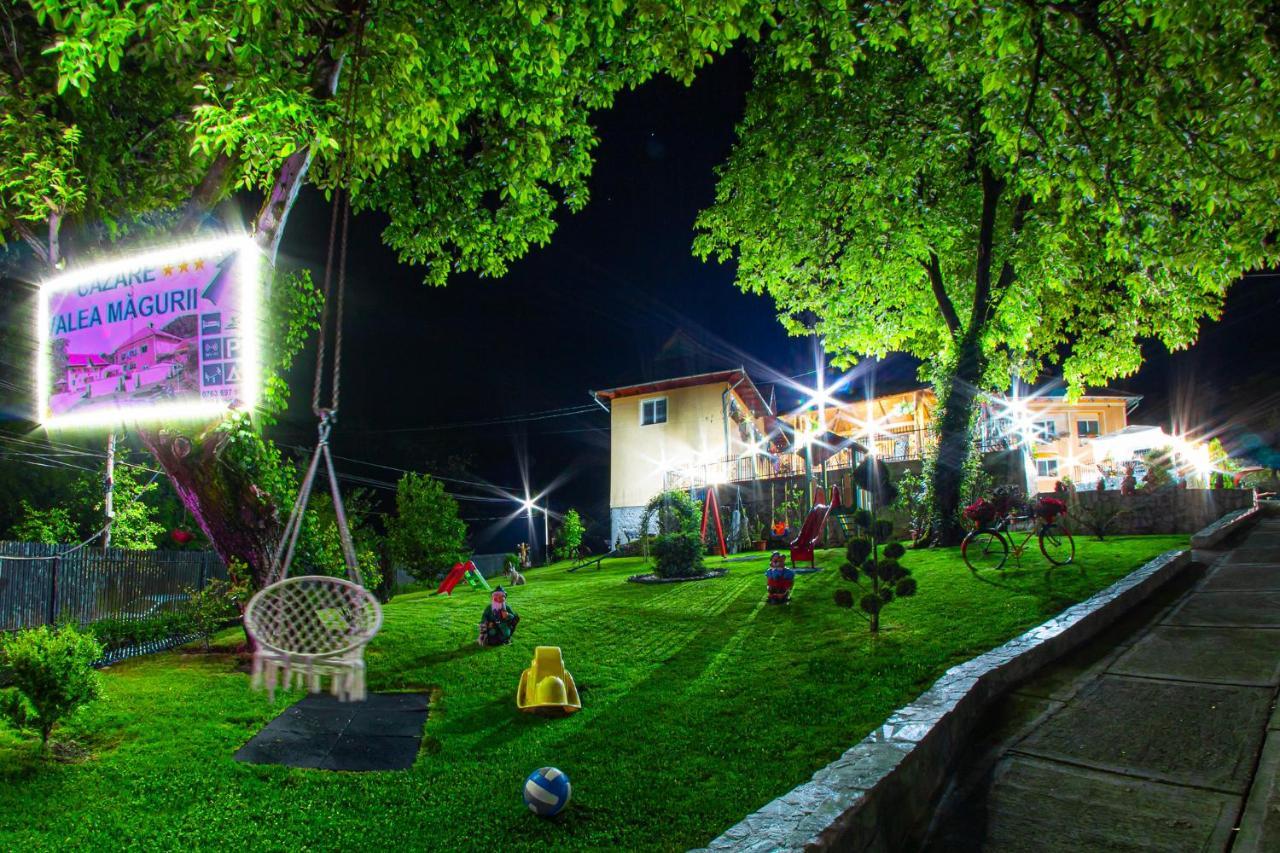 Pensiunea Valea Magurii Novaci-Străini Buitenkant foto