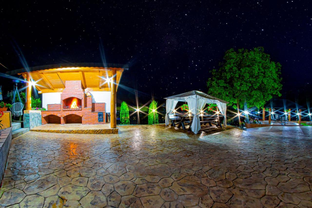 Pensiunea Valea Magurii Novaci-Străini Buitenkant foto