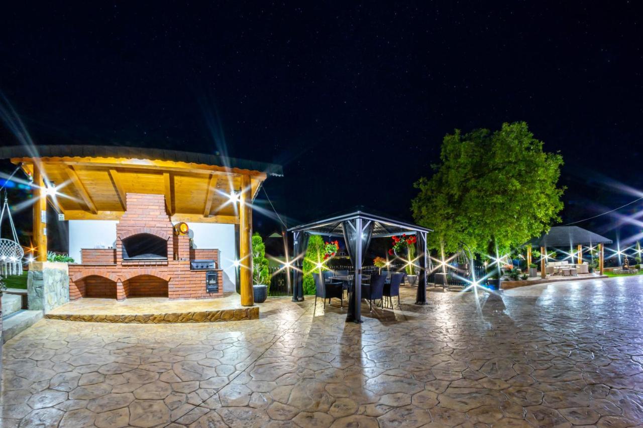 Pensiunea Valea Magurii Novaci-Străini Buitenkant foto