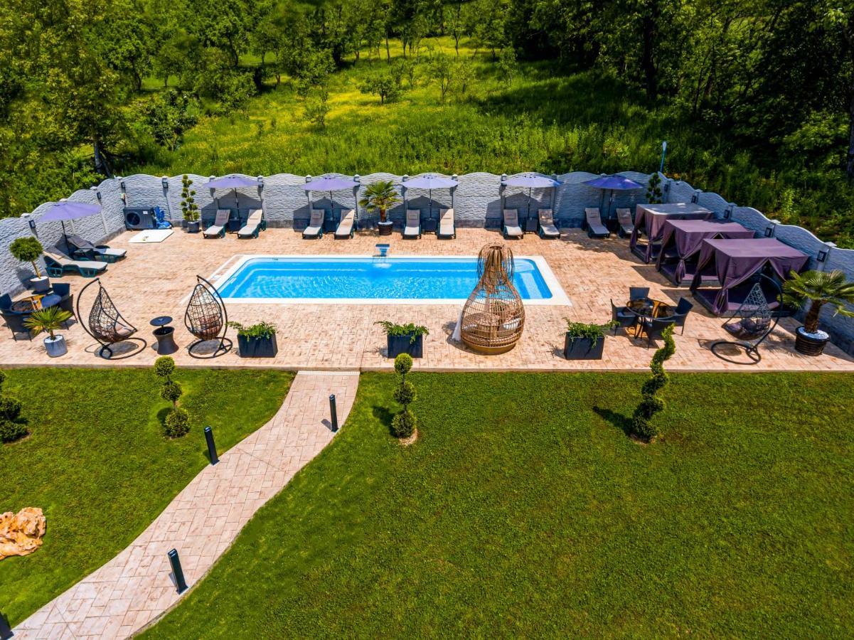 Pensiunea Valea Magurii Novaci-Străini Buitenkant foto